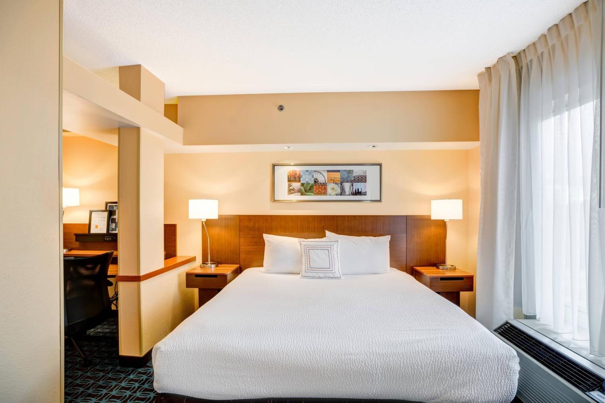 Hotel Fairfield & 3*