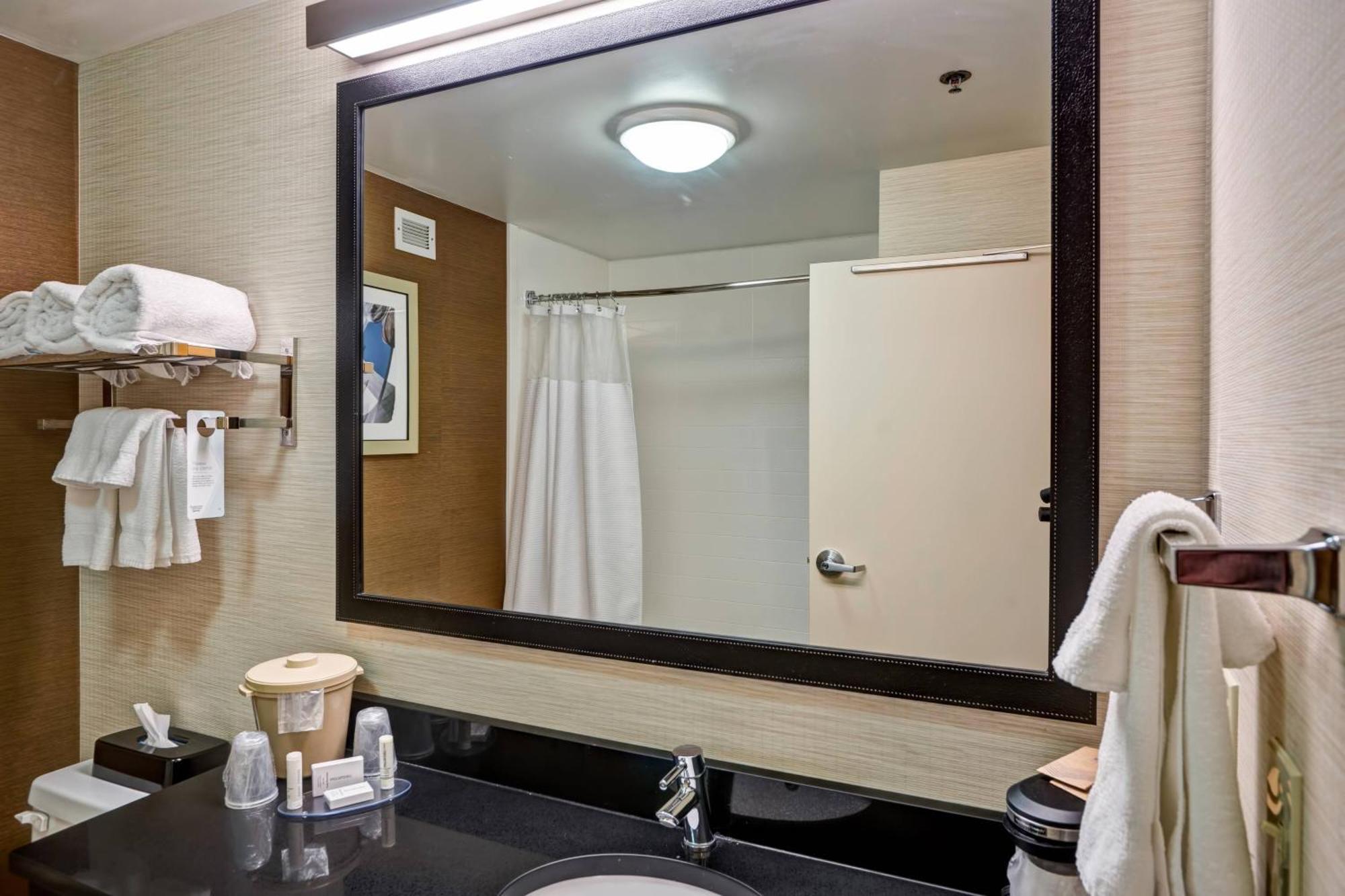 Hotel Fairfield & 3*